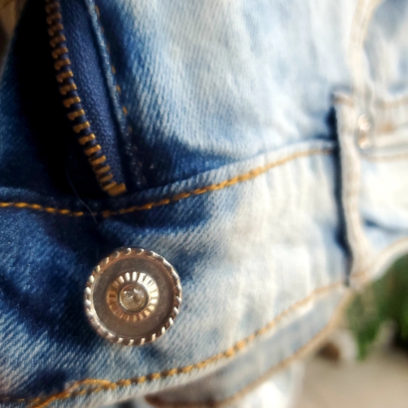 Bamboo Acid Washes Skinny Distressed Jeans - Picture 3 of 3